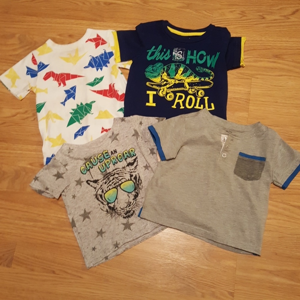 Bundle of 4 t-shirts